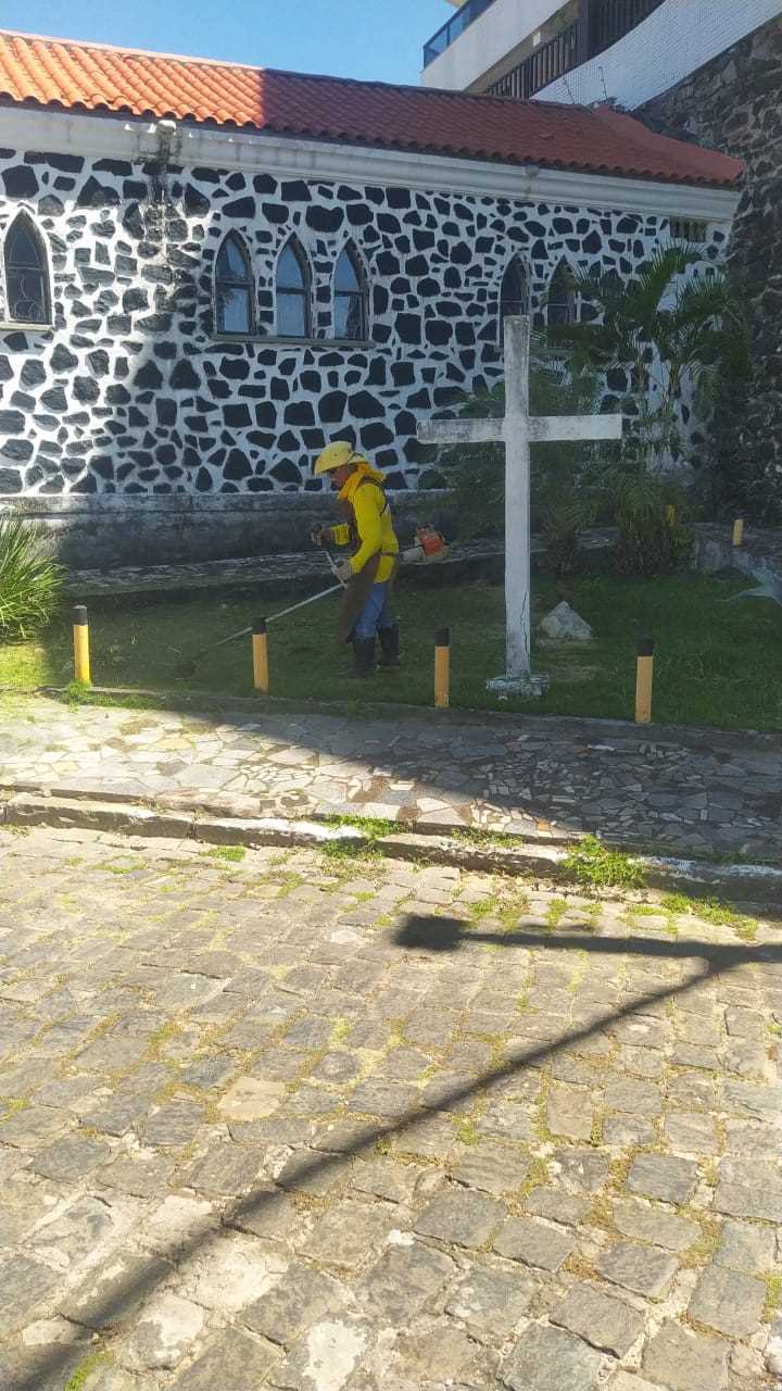 Prefeitura realiza limpeza e roçagem no Mirante do Outeiro de São Sebastião