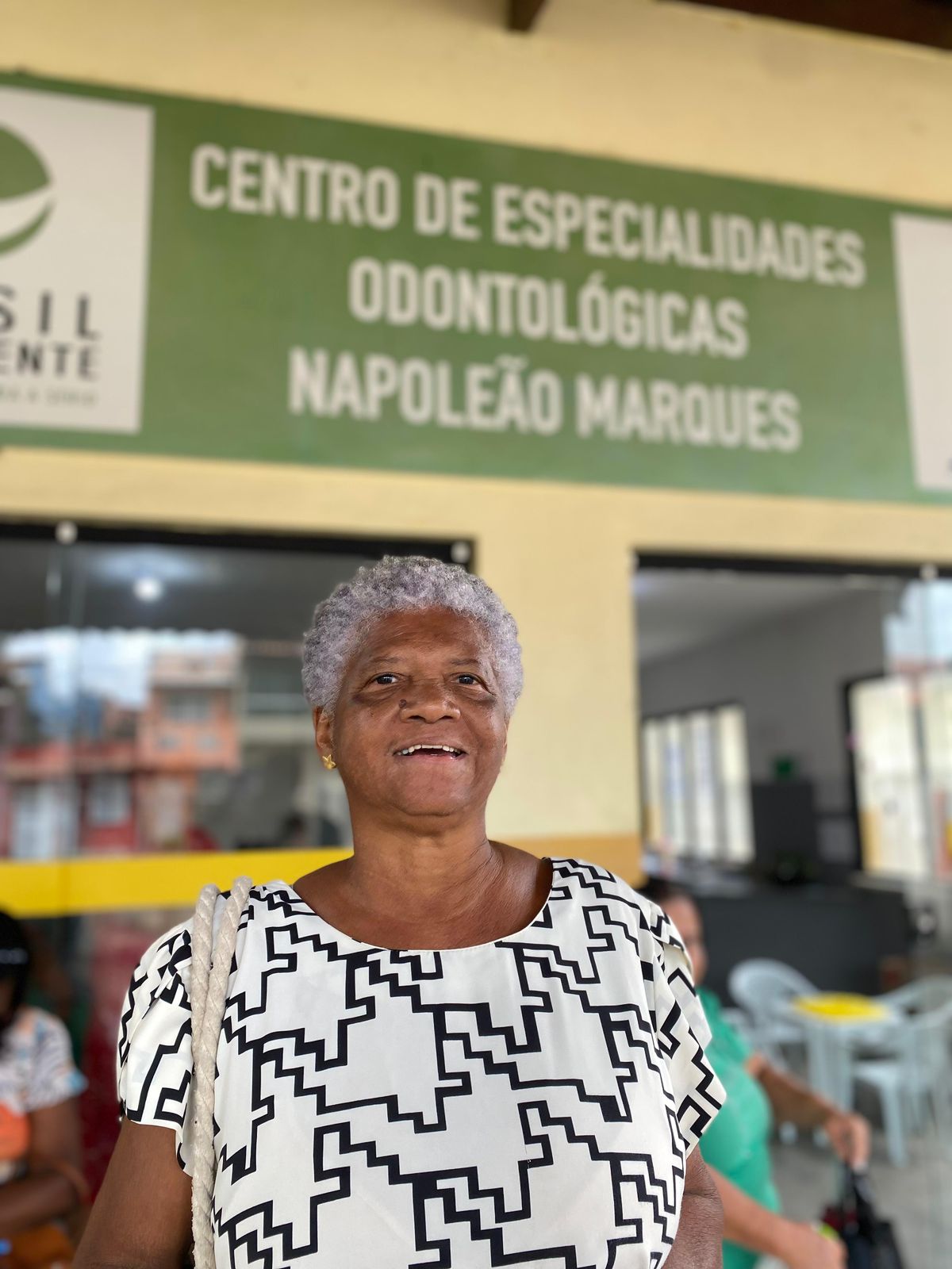 Prefeitura de Ilhéus amplia acesso à saúde bucal com entrega de novas próteses dentárias no CEO