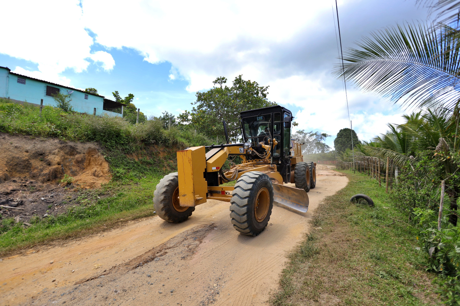 Prefeitura de Ilhéus inicia novo mutirão para recuperar estradas vicinais