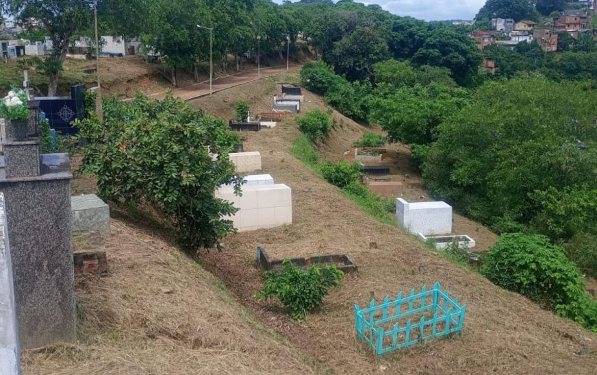Prefeitura realiza manutenção e limpeza no Cemitério do Basílio