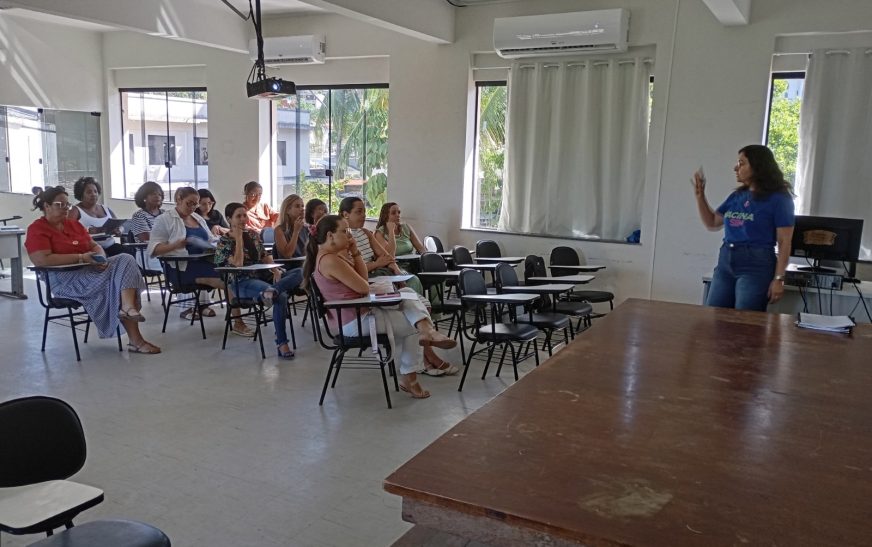 Prefeitura de Ilhéus promove capacitação sobre calendário vacinal para enfermeiras recém-contratadas