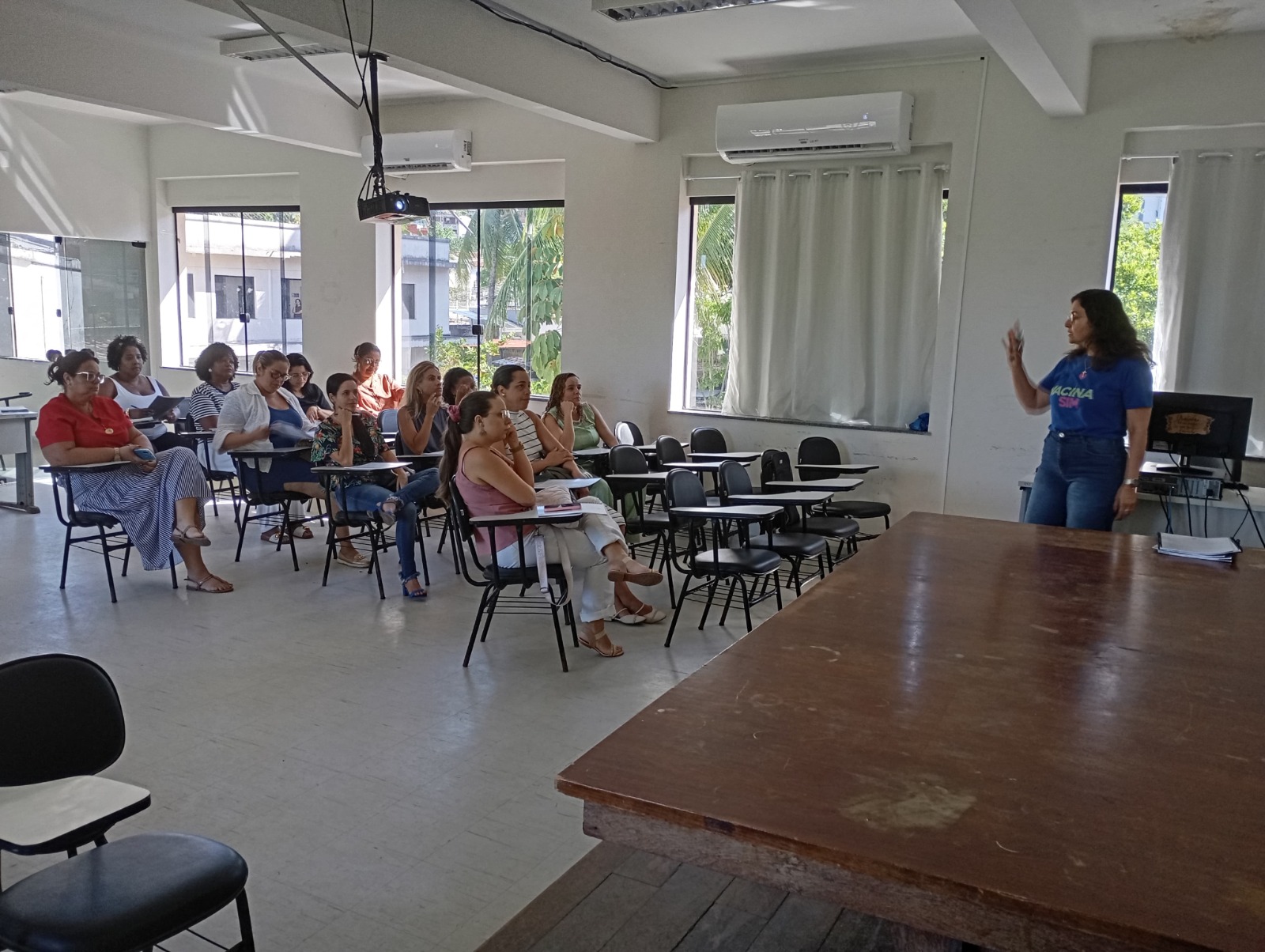 Prefeitura de Ilhéus promove capacitação sobre calendário vacinal para enfermeiras recém-contratadas