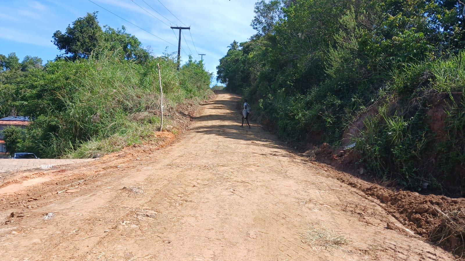 Estrada Olivença–Sapucaeira recebe encascalhamento e garante melhor acesso à comunidade