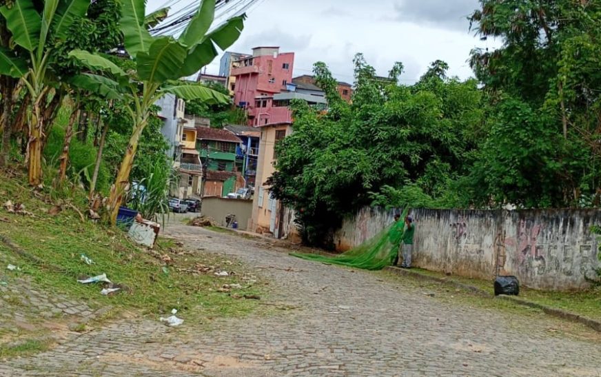 Prefeitura realiza serviços de limpeza e conservação no Alto Belmonte