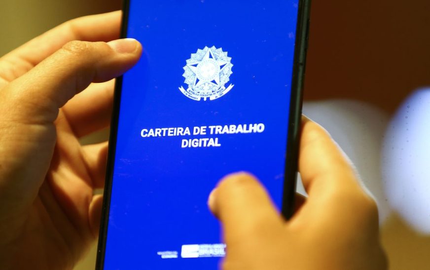 Desemprego fica em 5,6% e tem menor taxa até maio na série histórica