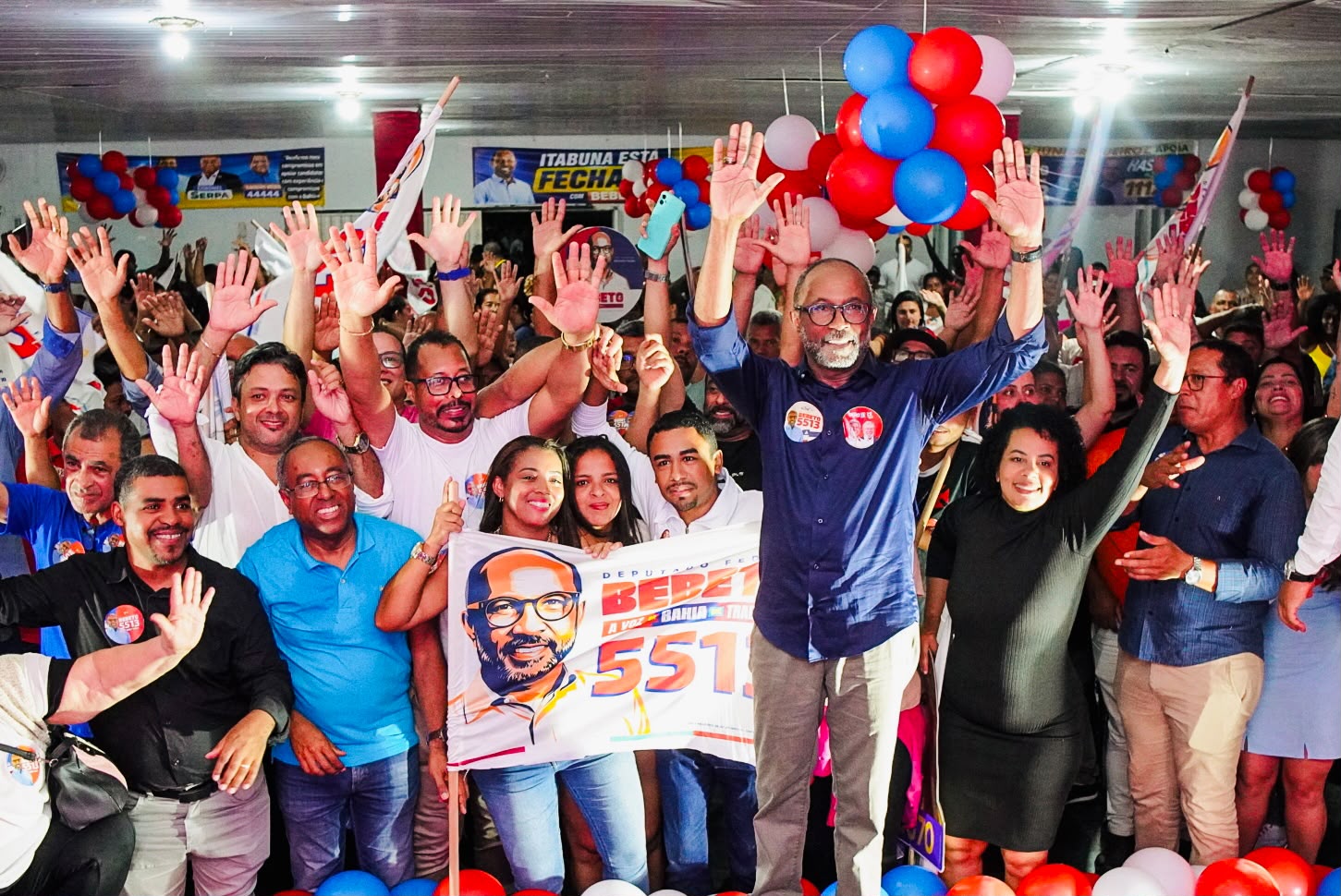 Bebeto mostra força política e reúne multidão de apoiadores e lideranças em Itabuna