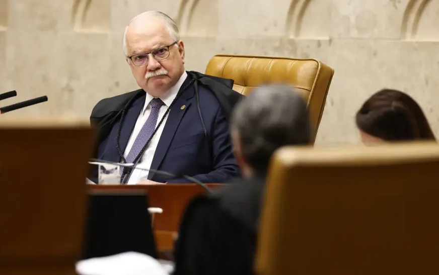 Ex-ministros e sociedade civil divulgam carta em apoio a Fachin 