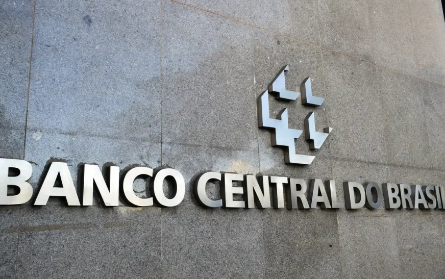 Mercado financeiro reduz previsão da inflação para 5% este ano