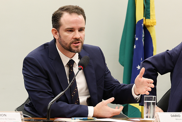 Governo prevê arrecadar R$ 677,9 bi em 2027 com novos tributos após reforma